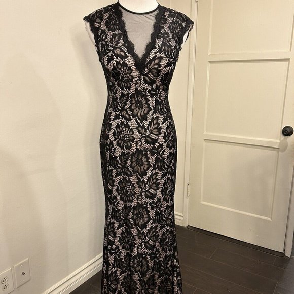 Brand New Betsy and Adam long, black peplum lace gown - Picture 1 of 15
